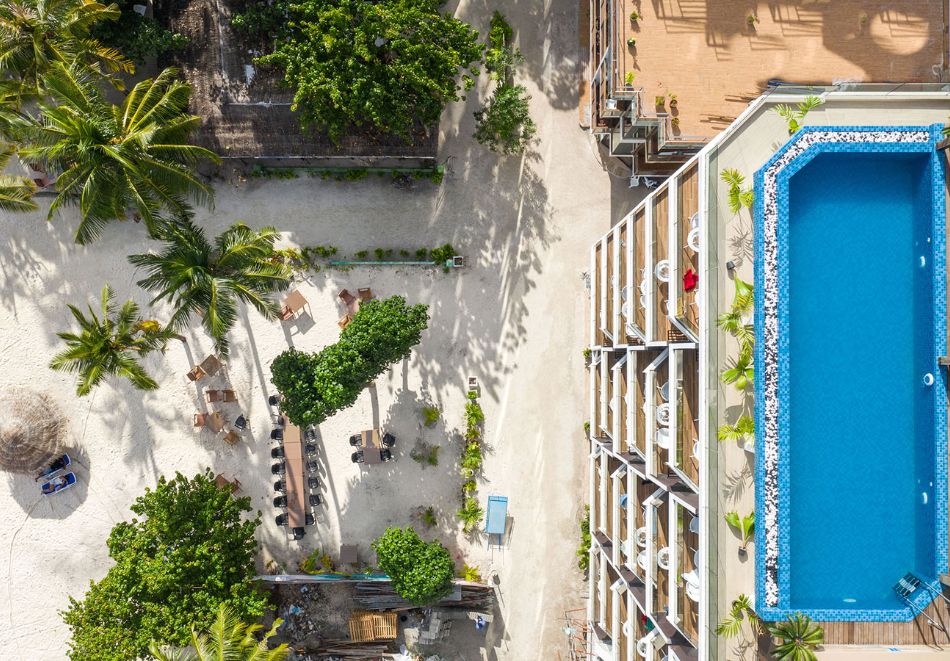 Почивка на Малдивите: Полет от София + 5 нощувки на човек със закуски и вечери в ARENA BEACH HOTEL 4* + екскурзия с шнорхелинг и нощен риболов, снимка 3