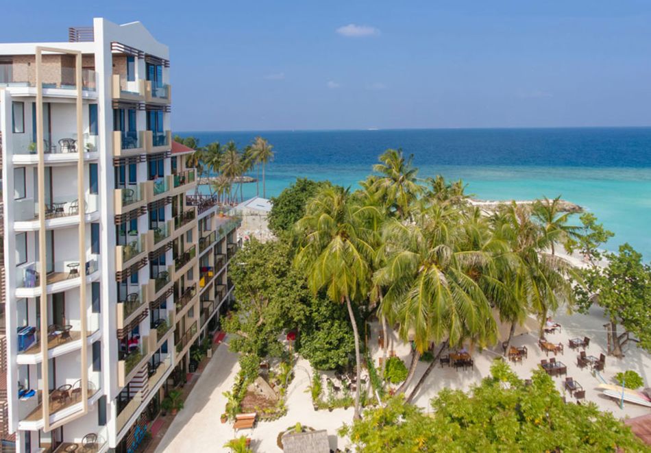 Почивка на Малдивите: Полет от София + 5 нощувки на човек със закуски и вечери в ARENA BEACH HOTEL 4* + екскурзия с шнорхелинг и нощен риболов, снимка 6