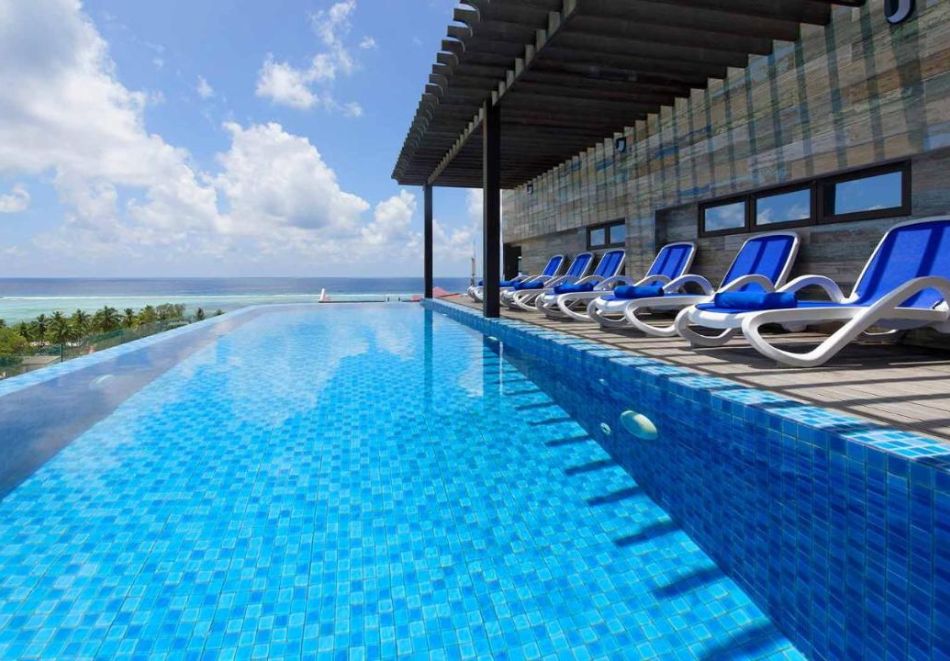 Почивка на Малдивите: Полет от София + 5 нощувки на човек със закуски и вечери в ARENA BEACH HOTEL 4* + екскурзия с шнорхелинг и нощен риболов, снимка 7