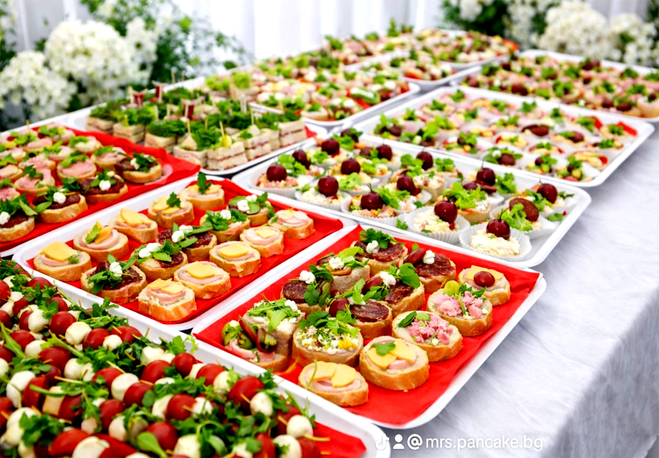 За офис събитие, детски рожден ден или друг приятен повод - 120, 200, 240 или 450 броя неустоимо вкусни сладки и солени хапки от Mrs. Pancake, София, снимка 3