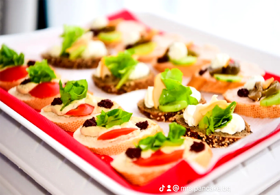 За офис събитие, детски рожден ден или друг приятен повод - 120, 200, 240 или 450 броя неустоимо вкусни сладки и солени хапки от Mrs. Pancake, София, снимка 4