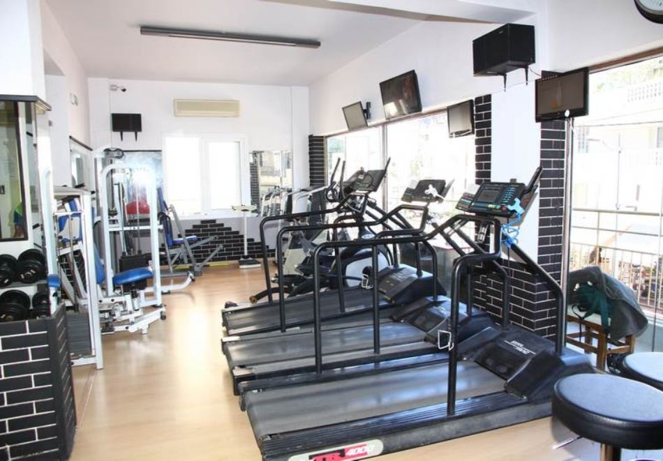 Ранни записвания на 50м. от плажа на о. Крит, Гърция: Полет от София + 7 нощувки на човек със закуски и вечери в хотел Porto Plaza***, снимка 7