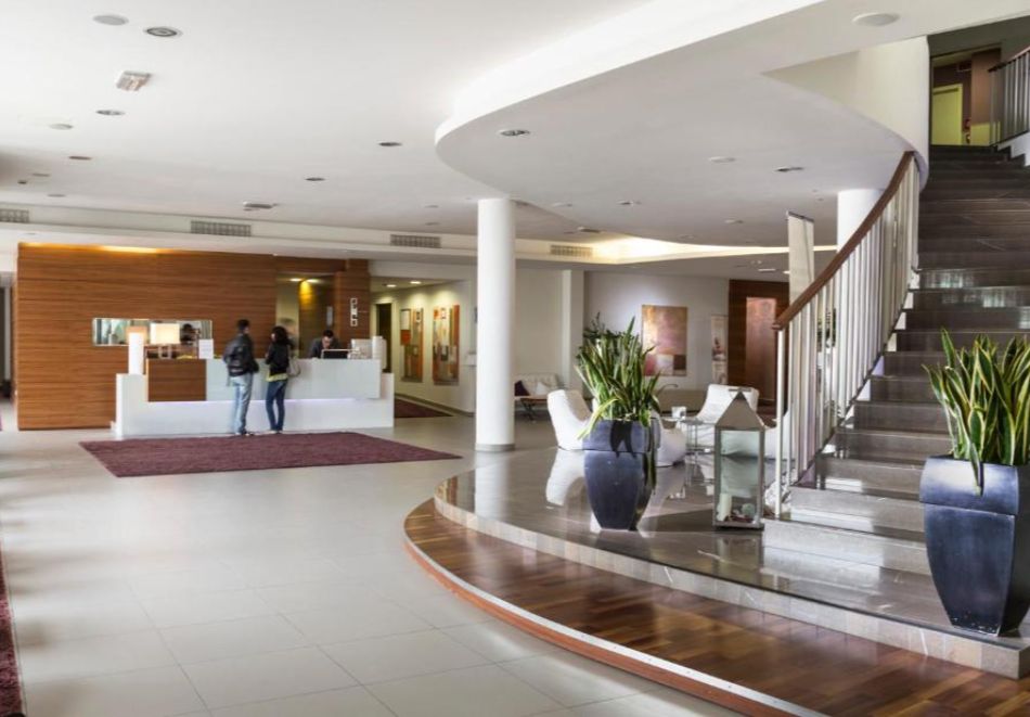 Почивка в Римини, Италия: Чартърен полет от София + 7 нощувки на човек със закуски в YES HOTEL TOURING 4*, снимка 13