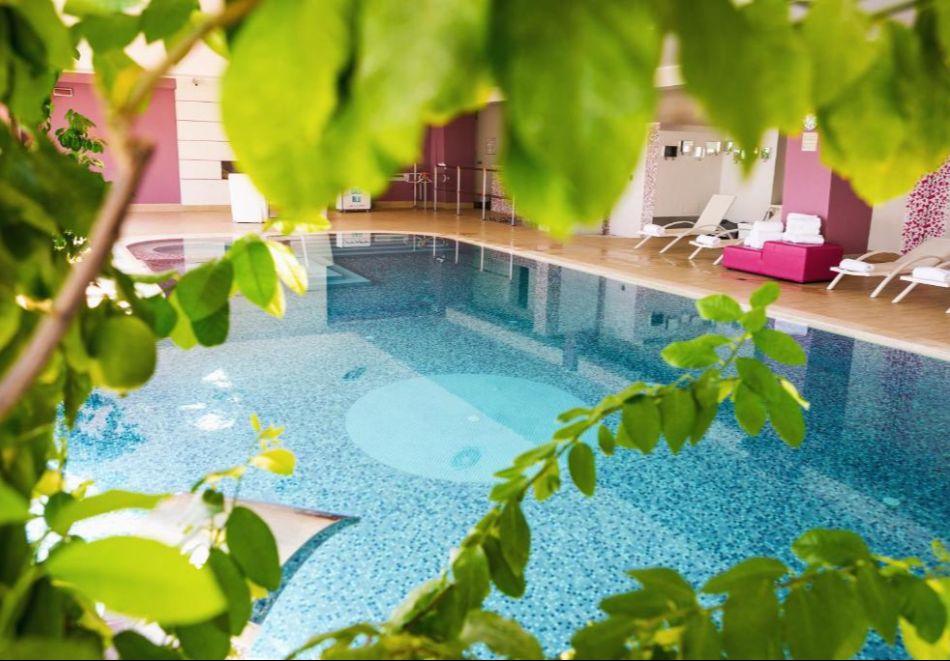 Почивка в Римини, Италия: Чартърен полет от София + 7 нощувки на човек със закуски в YES HOTEL TOURING 4*, снимка 3