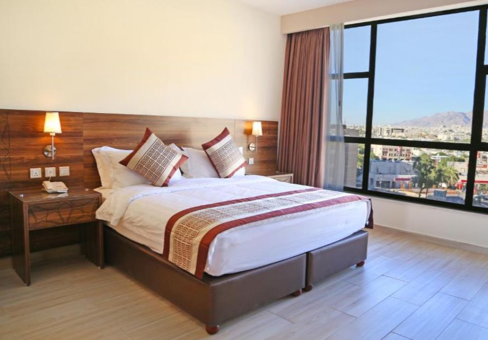 Почивка в Йордания с полет от София: 5 нощувки със закуски и вечери на човек в LACOSTA HOTEL 4*., снимка 2