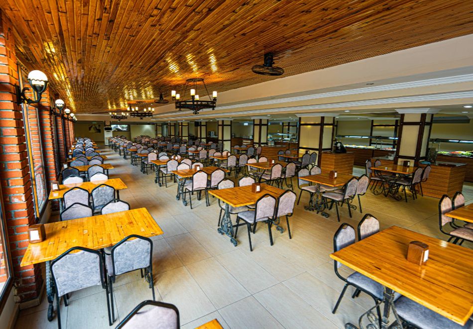 На първа линия в Мармарис, Турция: Чартърен полет от София + 7 нощувки на човек на база All Inclusive в GOLMAR BEACH HOTEL, снимка 7