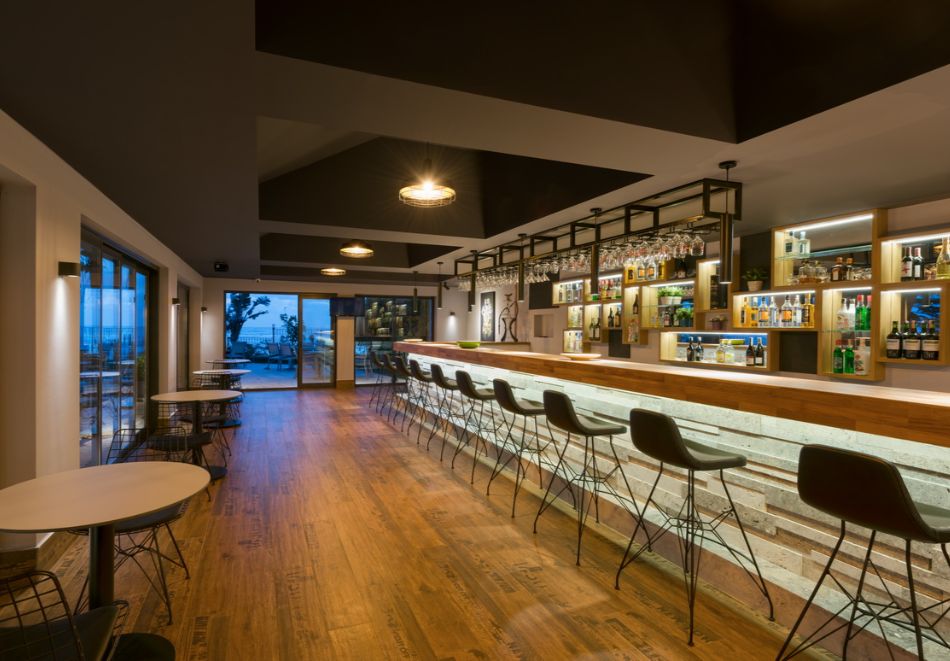 На първа линия в FLORIA BEACH HOTEL 4*, Алания, Турция: Чартърен полет от София + 7 All Inclusive нощувки на човек + басейн и частен плаж, снимка 8