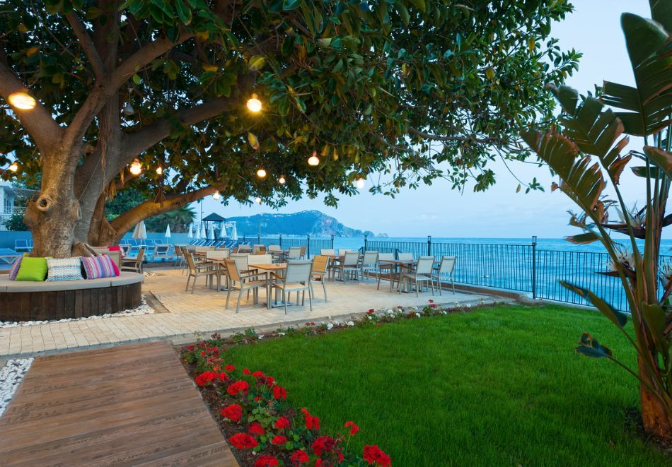 На първа линия в FLORIA BEACH HOTEL 4*, Алания, Турция: Чартърен полет от София + 7 All Inclusive нощувки на човек + басейн и частен плаж, снимка 13