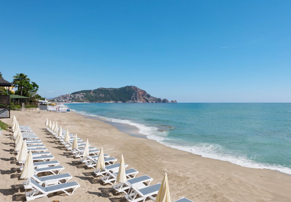 На първа линия в FLORIA BEACH HOTEL 4*, Алания, Турция: Чартърен полет от София + 7 All Inclusive нощувки на човек + басейн и частен плаж, снимка 15