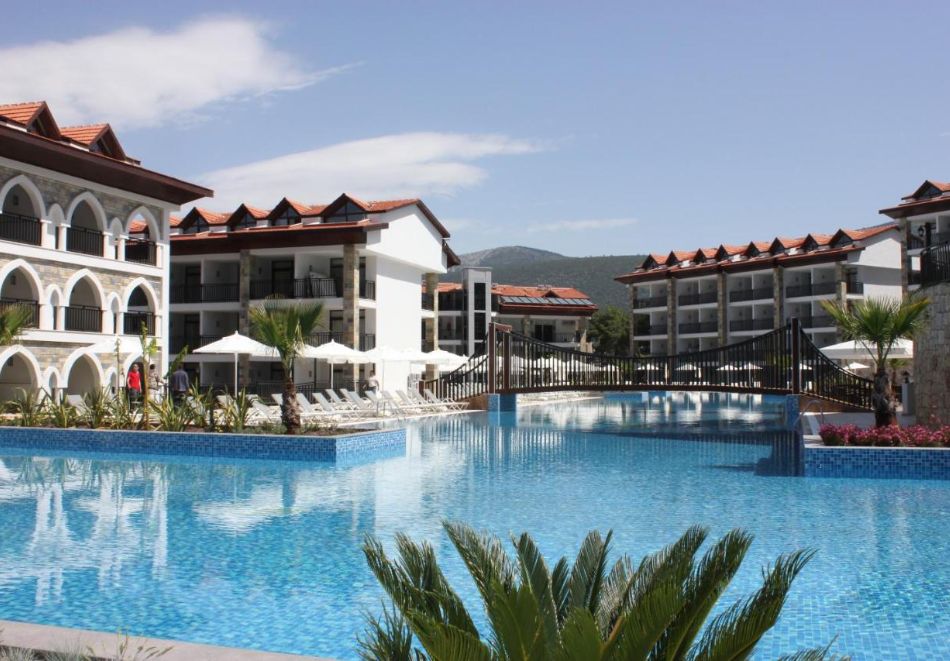 Почивка в Дидим, Турция: Транспорт + 7 All inclusive нощувки на човек + басейни и водни пързалки в RAMADA DIDIM BY WYNDHAM AKBUK 4*! Дете до 12.99 безплатно, снимка 2