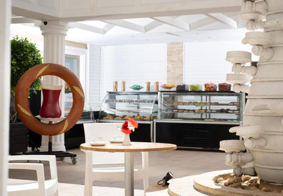 На първа линия в Алания, Турция: Автобусен транспорт + 7 нощувки на човек на база Ultra All Inclusive в BEACH CLUB DOGANAY 5*. Дете до 10.99г. безплатно!, снимка 8