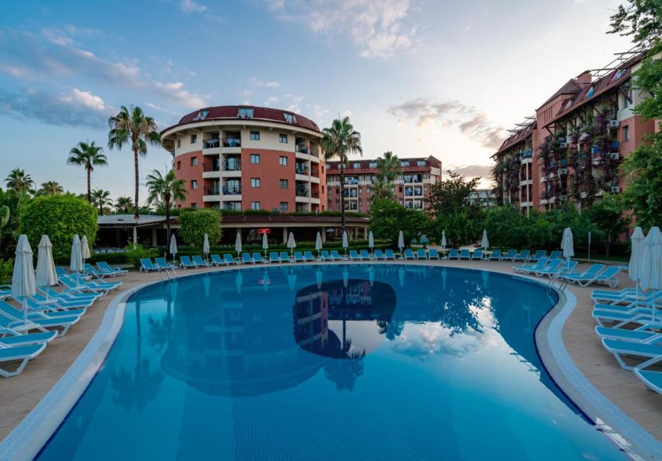 На първа линия в Алания, Турция: Транспорт + 7 Ultra All Inclusive нощувки на човек в Palmeras Beach Hotel 5*. Дете до 12.99г. безплатно!, снимка 4