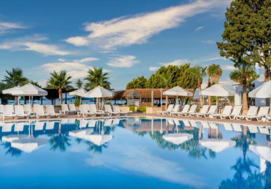 На първа линия в Дидим, Турция: Автобусен транспорт + 7 нощувки на човек на база Ultra All Inclusive в Maya World Didyma 4*. Дете до 7г. безплатно!, снимка 3