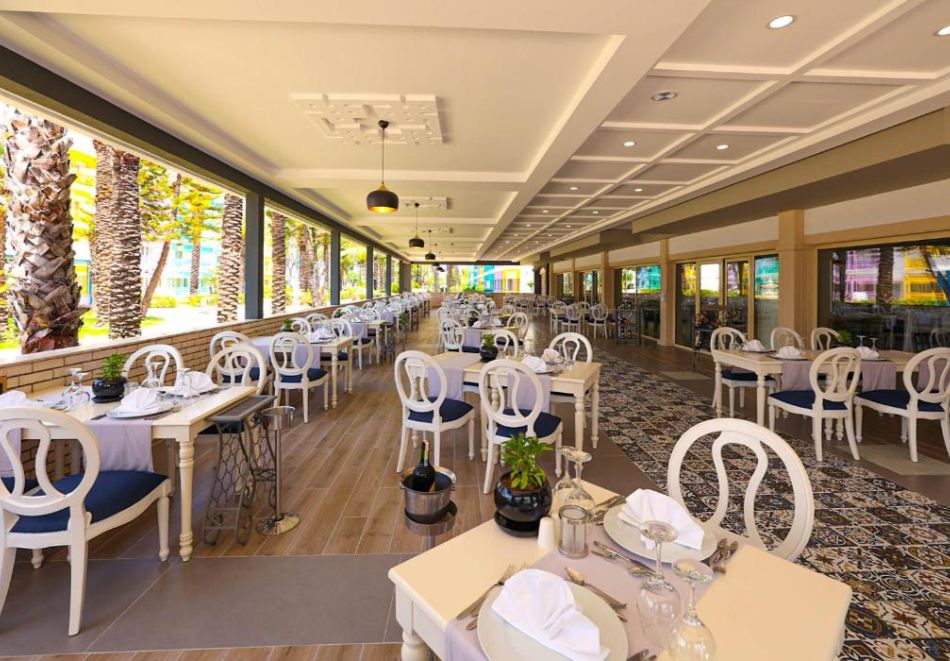 Почивка в Белек, Турция: Автобусен транспорт + 7 нощувки на човек на база Ultimate Аll Inclusive + басейни в Crystal Paraiso Verde Resort & Spa 5*. Дете до 11.99г. БЕЗПЛАТНО, снимка 2