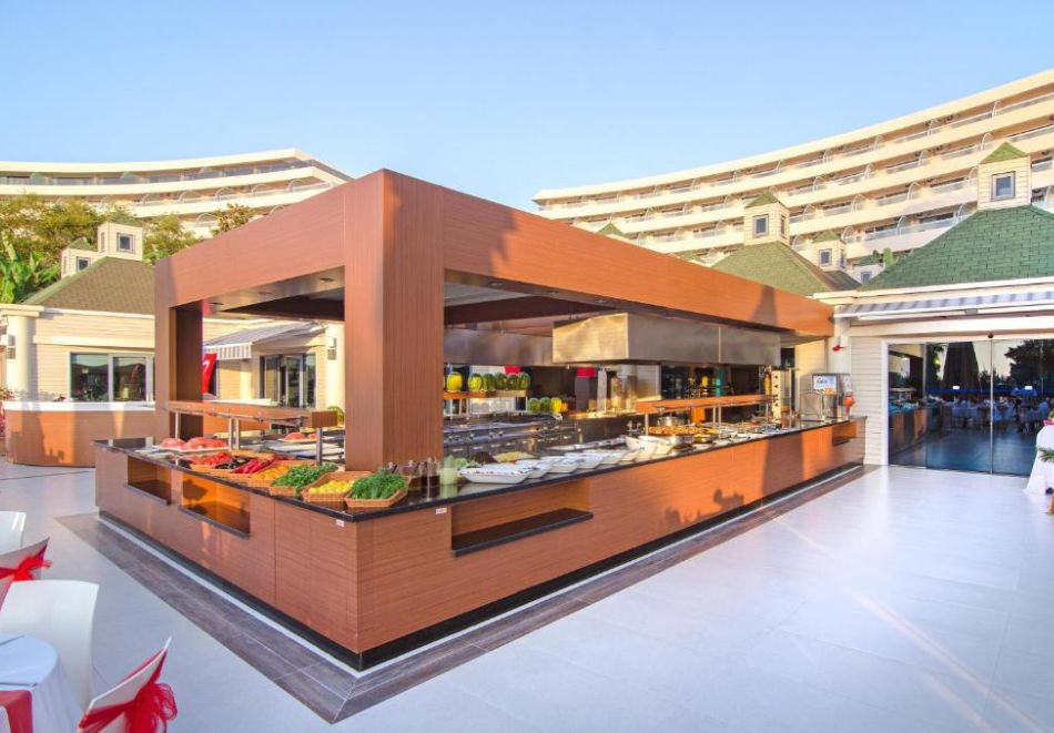 На първа линия в Кушадасъ, Турция: Транспорт + 7 нощувки на човек на база Ultra All inclusive + басейни в хотел Grand Blue Sky 4*. Дете до 11.99 безплатно!, снимка 8