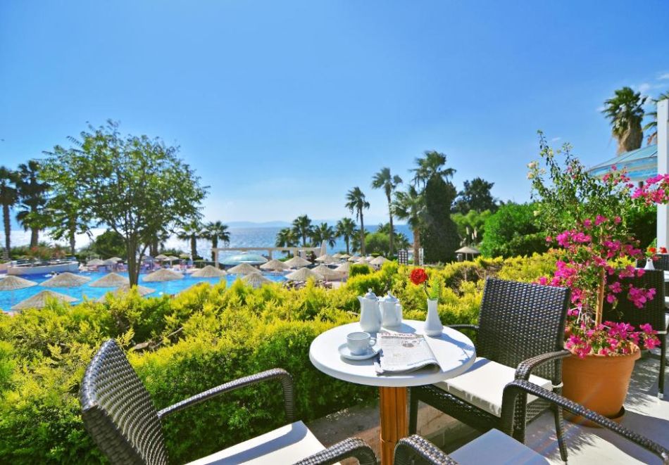 На първа линия в Кушадасъ, Турция: Транспорт + 7 нощувки на човек на база Ultra All inclusive + басейни в хотел Grand Blue Sky 4*. Дете до 11.99 безплатно!, снимка 9