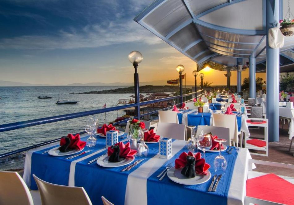 На първа линия в Кушадасъ, Турция: Транспорт + 7 нощувки на човек на база Ultra All inclusive + басейни в хотел Grand Blue Sky 4*. Дете до 11.99 безплатно!, снимка 7