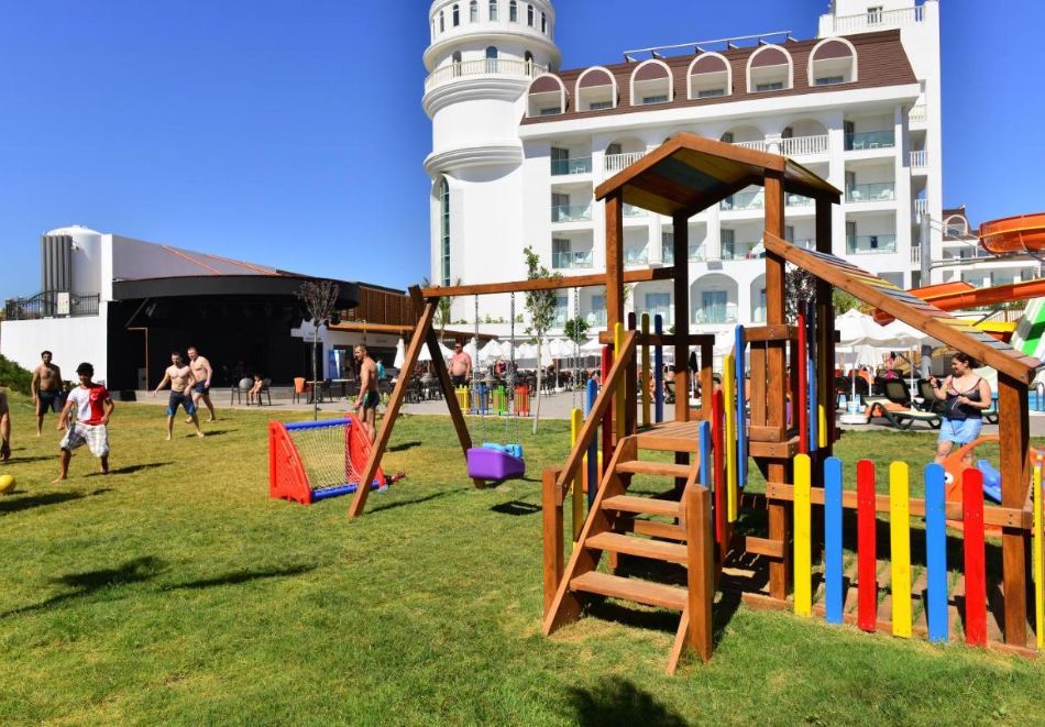 На 250м. от плажа в Сиде, Турция: Автобусен транспорт + 7 нощувки на човек на база Ultra Аll Inclusive + басейни в SIDE CROWN SERENITY 5*. Дете до 11.99г. безплатно!, снимка 10