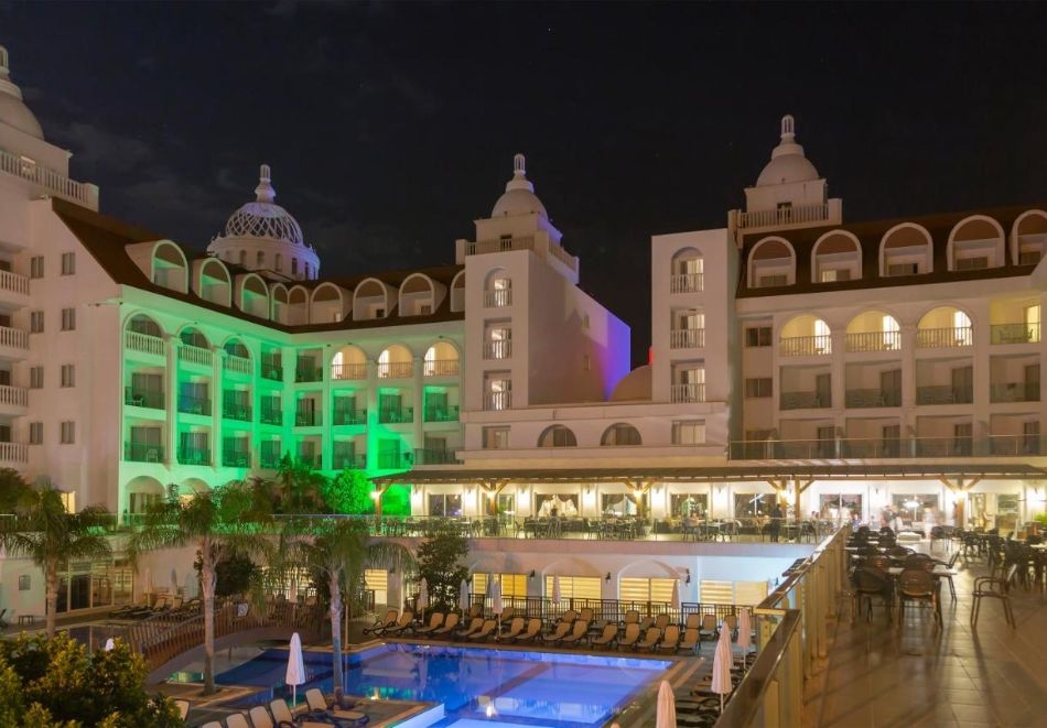 На 250м. от плажа в Сиде, Турция: Автобусен транспорт + 7 нощувки на човек на база Ultra Аll Inclusive + басейни в SIDE CROWN SERENITY 5*. Дете до 11.99г. безплатно!, снимка 9