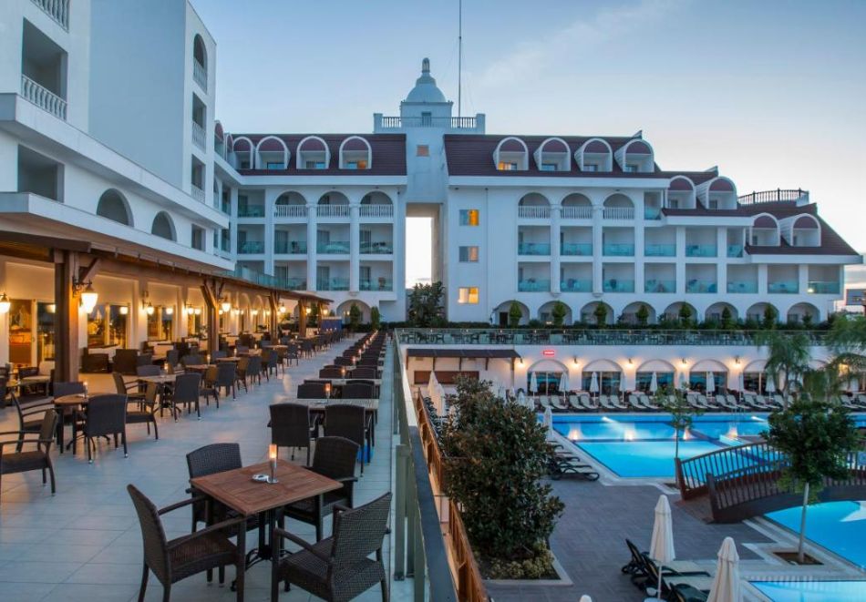 На 250м. от плажа в Сиде, Турция: Автобусен транспорт + 7 нощувки на човек на база Ultra Аll Inclusive + басейни в SIDE CROWN SERENITY 5*. Дете до 11.99г. безплатно!, снимка 6