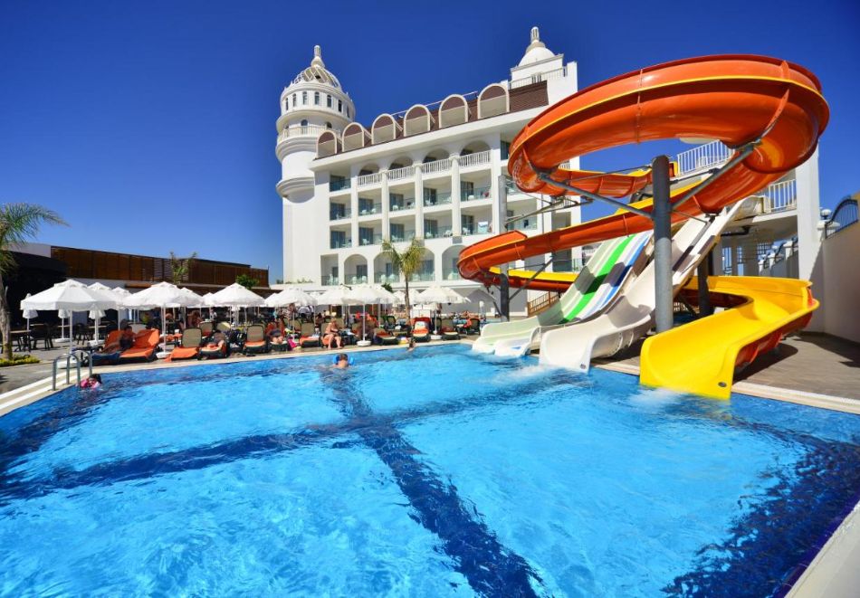 На 250м. от плажа в Сиде, Турция: Автобусен транспорт + 7 нощувки на човек на база Ultra Аll Inclusive + басейни в SIDE CROWN SERENITY 5*. Дете до 11.99г. безплатно!, снимка 3