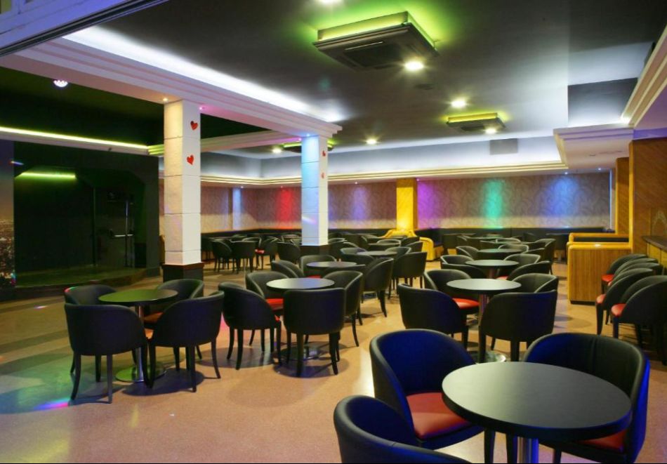 Ранни записвания за Коста Брава, Испания: 7 нощувки на човек със закуски и вечери + самолетен билет от София + панорамна обиколка на Барселона в хотел Maria Del Mar 4*, снимка 3