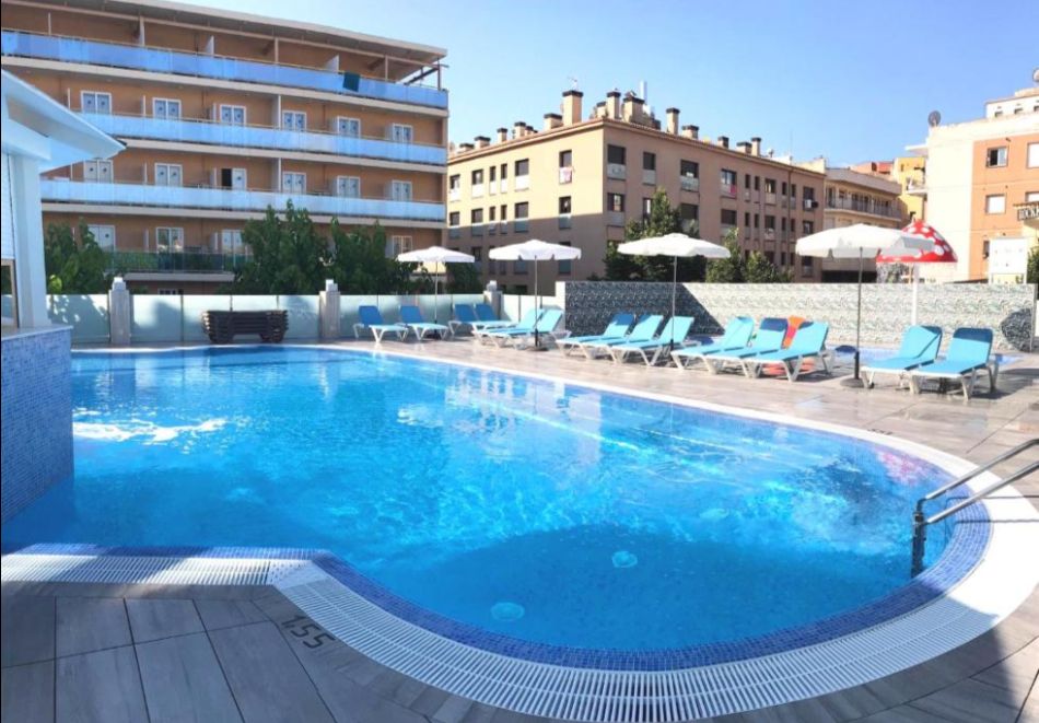 Ранни записвания за Коста Брава, Испания: 7 нощувки на човек със закуски и вечери + самолетен билет от София + панорамна обиколка на Барселона в хотел Maria Del Mar 4*, снимка 7