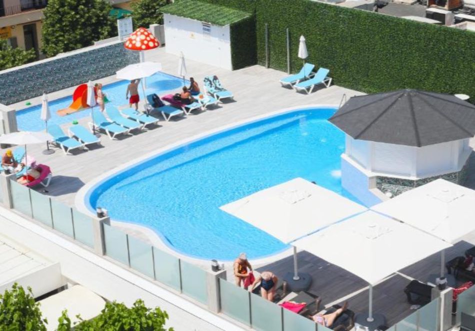 Ранни записвания за Коста Брава, Испания: 7 нощувки на човек със закуски и вечери + самолетен билет от София + панорамна обиколка на Барселона в хотел Maria Del Mar 4*, снимка 10