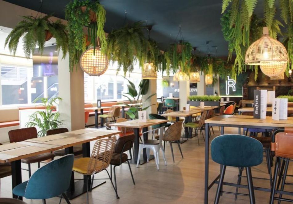 Ранни записвания за Коста Брава, Испания: 7 нощувки на човек със закуски и вечери + самолетен билет от София + панорамна обиколка на Барселона в хотел Maria Del Mar 4*, снимка 11