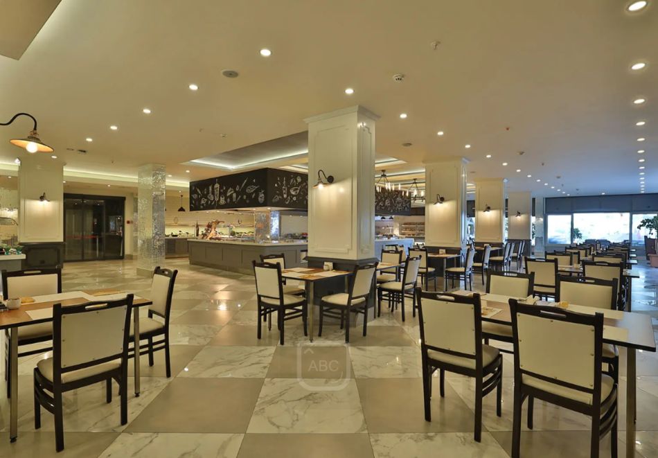 На първа линия в Алания, Турция: Автобусен транспорт + 7 нощувки на човек на база Ultra All Inclusive в EOS BEACH RESORT 4*, снимка 6