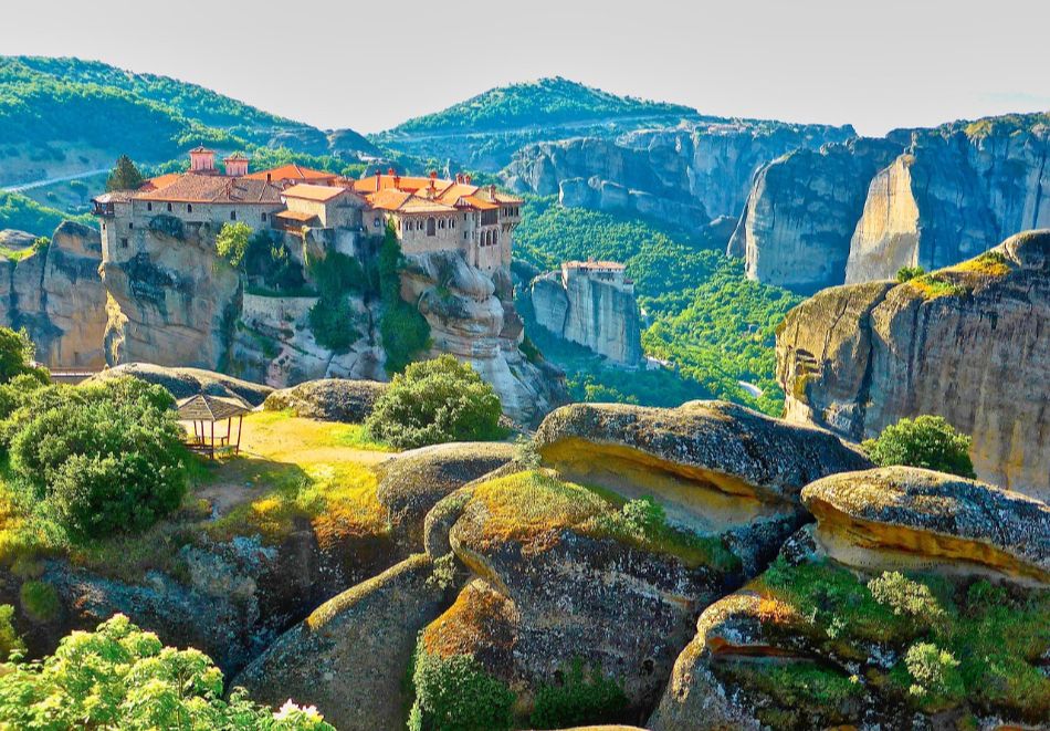 Великден в Паралия Катерини, Гърция + екскурзия до Метеора: Автобусен транспорт + 2 нощувки на човек със закуски и Празнична вечеря с жива музика, снимка 6