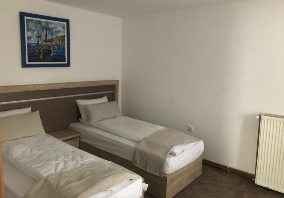 Купон по сръбски за Великден в Лесковац, Сърбия: Транспорт + 1 нощувка на човек със закуска и вечеря с неограничени напитки и жива музика + посещение на Пирот и Ниш, снимка 5