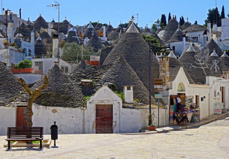 Екскурзия до Бари, Италия: Полет от София + 3 нощувки на човек със закуски. Възможност за посещение на Локоротондо, Алберобело, Полиняно а Маре и Мъртвия град - Матера., снимка 8