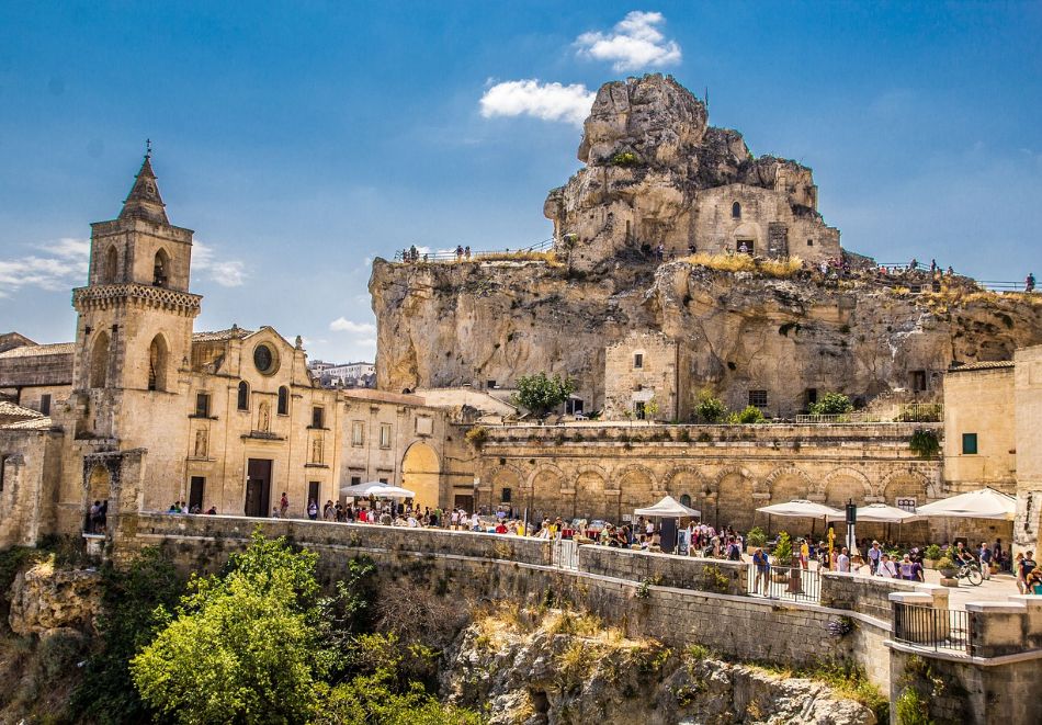 Екскурзия до Бари, Италия: Полет от София + 3 нощувки на човек със закуски. Възможност за посещение на Локоротондо, Алберобело, Полиняно а Маре и Мъртвия град - Матера., снимка 4