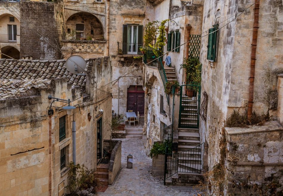 Екскурзия до Бари, Италия: Полет от София + 3 нощувки на човек със закуски. Възможност за посещение на Локоротондо, Алберобело, Полиняно а Маре и Мъртвия град - Матера., снимка 7