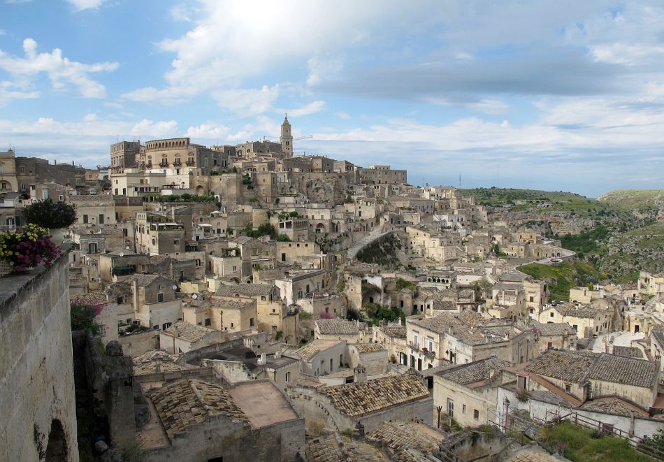 Екскурзия до Бари, Италия: Полет от София + 3 нощувки на човек със закуски. Възможност за посещение на Локоротондо, Алберобело, Полиняно а Маре и Мъртвия град - Матера., снимка 6