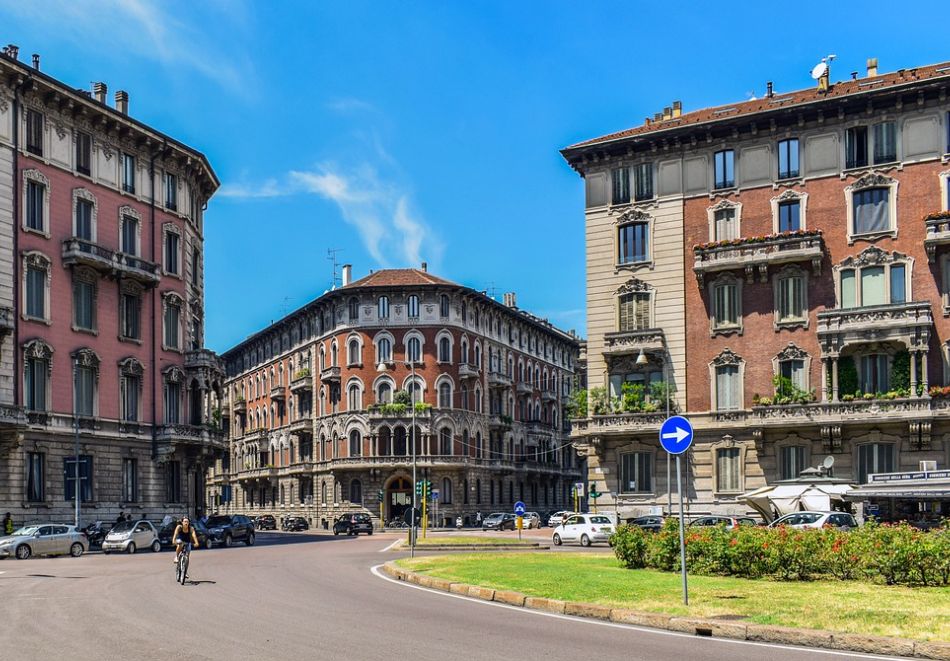 Екскурзия до Милано и езерото Гарда, Италия: Полет от Варна + 5 нощувки на човек със закуски + тур до Сирмионе с възможност за Сейнт Мориц и езерата Комо, Лугано и Маджоре, снимка 4