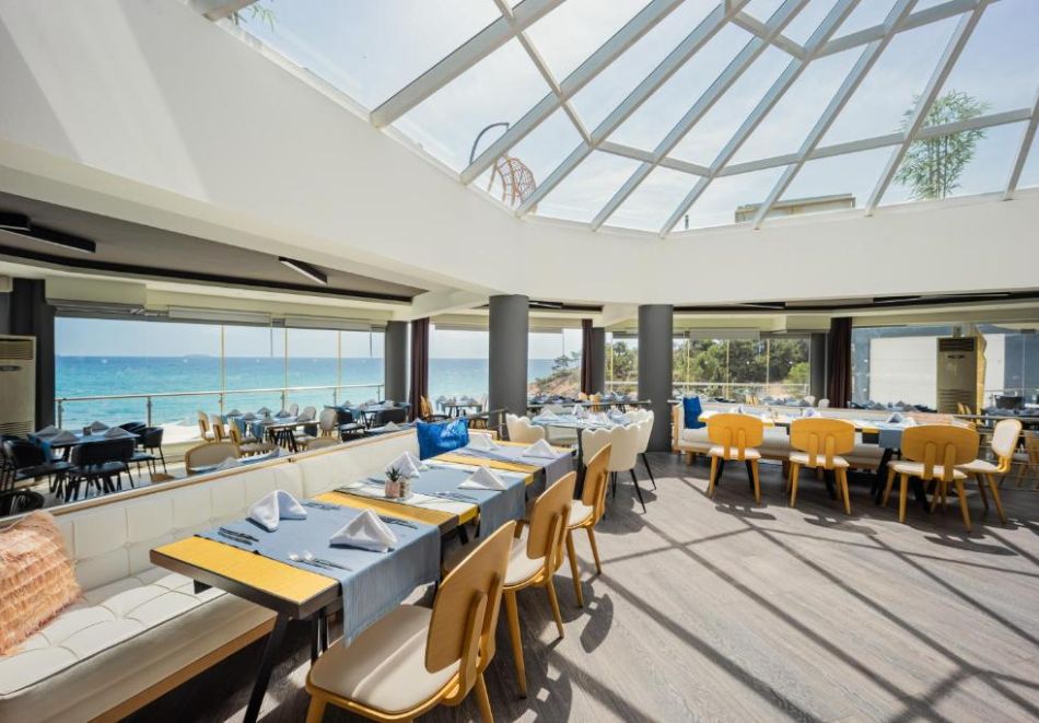 Великден на остров Тасос, Гърция: 3 нощувки на човек със закуски, 2 вечери и празничен обяд с традиционна гръцка програма + басейн в хотел Blue Dream Palace 5* от ТА Йонека Турс. С възможност за транспорт от София или Варна, снимка 8