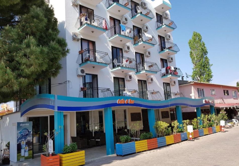 Ранни записвания на 100м. от плажа в Кушадасъ, Турция: Автобусен транспорт + 7 нощувки със закуски и вечери на човек в хотел Melike, снимка 2