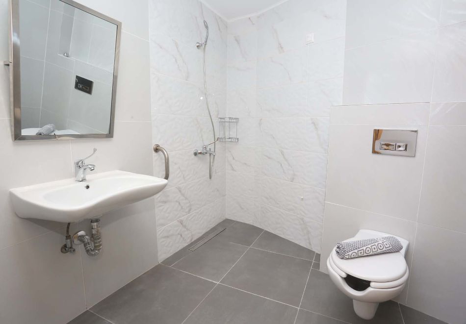 На 200м. от плажа в Пефкохори, Гърция: Нощувка на човек със закуска и вечеря + басейн в хотел Anna Maria Paradise***, снимка 14