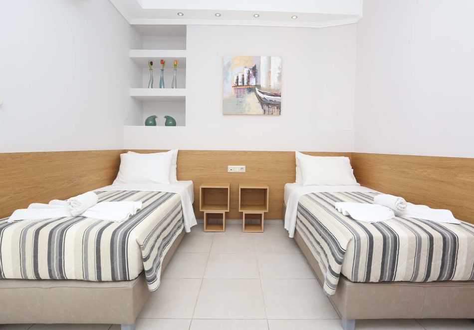 На 200м. от плажа в Пефкохори, Гърция: Нощувка на човек със закуска и вечеря + басейн в хотел Anna Maria Paradise***, снимка 13