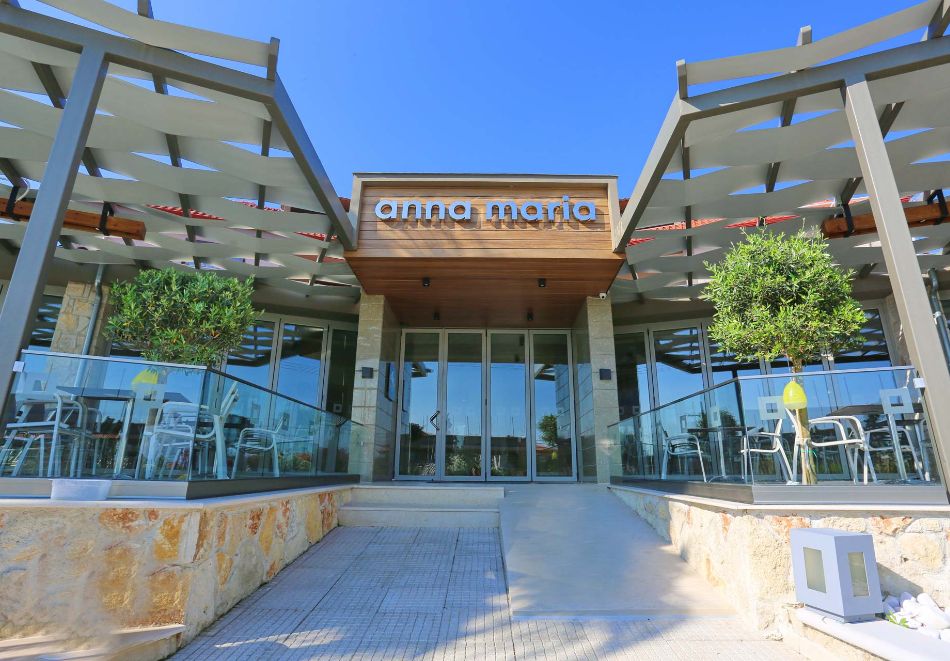 На 200м. от плажа в Пефкохори, Гърция: Нощувка на човек със закуска и вечеря + басейн в хотел Anna Maria Paradise***, снимка 6