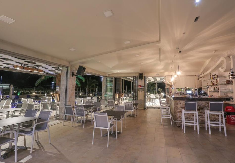 На 200м. от плажа в Пефкохори, Гърция: Нощувка на човек със закуска и вечеря + басейн в хотел Anna Maria Paradise***, снимка 15