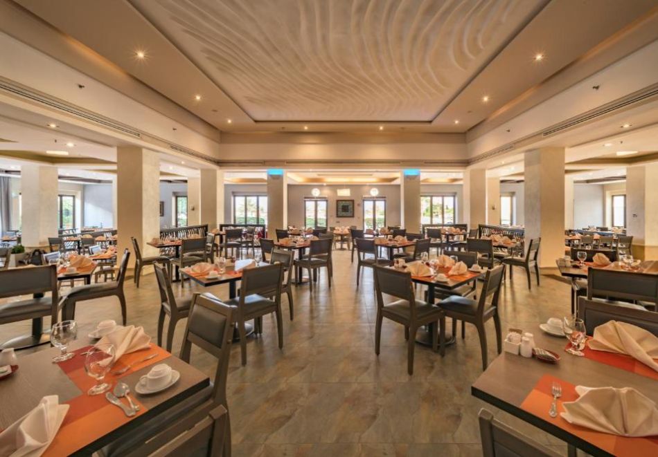 На първа линия в Акаба, Йордания за 8-ми март: Полет от София + 7 нощувки на човек със закуски в Grand Tala Bay Resort Premium 5*. Възможност за посещение на град Петра и сафари в пустинята Уади Рум, снимка 9