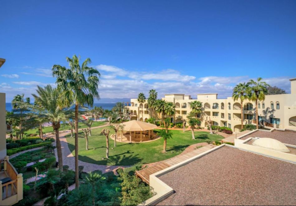 На първа линия в Акаба, Йордания за 8-ми март: Полет от София + 7 нощувки на човек със закуски в Grand Tala Bay Resort Premium 5*. Възможност за посещение на град Петра и сафари в пустинята Уади Рум, снимка 3