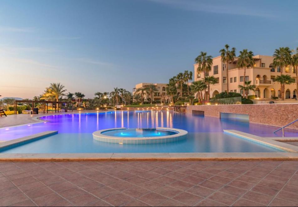 На първа линия в Акаба, Йордания за 8-ми март: Полет от София + 7 нощувки на човек със закуски в Grand Tala Bay Resort Premium 5*. Възможност за посещение на град Петра и сафари в пустинята Уади Рум, снимка 4