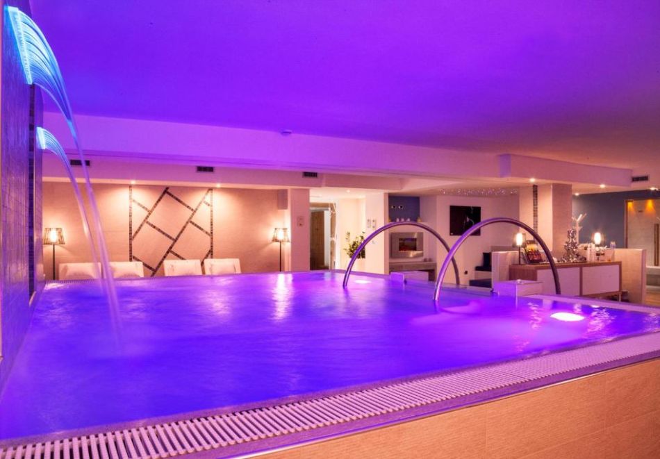 На 250м. от плажа в Пулия, Италия + обиколка на Бари: Полет от София + 7 нощувки на човек със закуски и вечери в Akiris Resort 4*, снимка 4