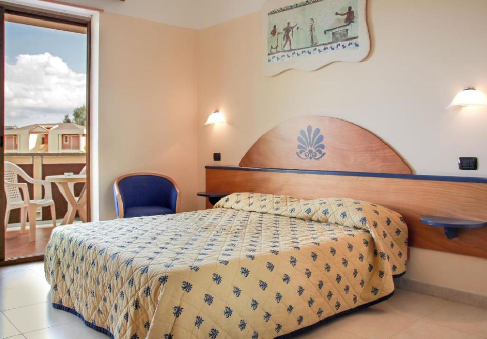 На 250м. от плажа в Пулия, Италия + обиколка на Бари: Полет от София + 7 нощувки на човек със закуски и вечери в Akiris Resort 4*, снимка 6