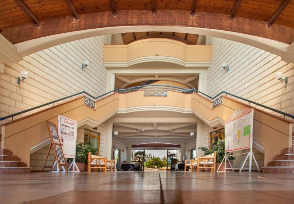 На 250м. от плажа в Пулия, Италия + обиколка на Бари: Полет от София + 7 нощувки на човек със закуски и вечери в Akiris Resort 4*, снимка 9