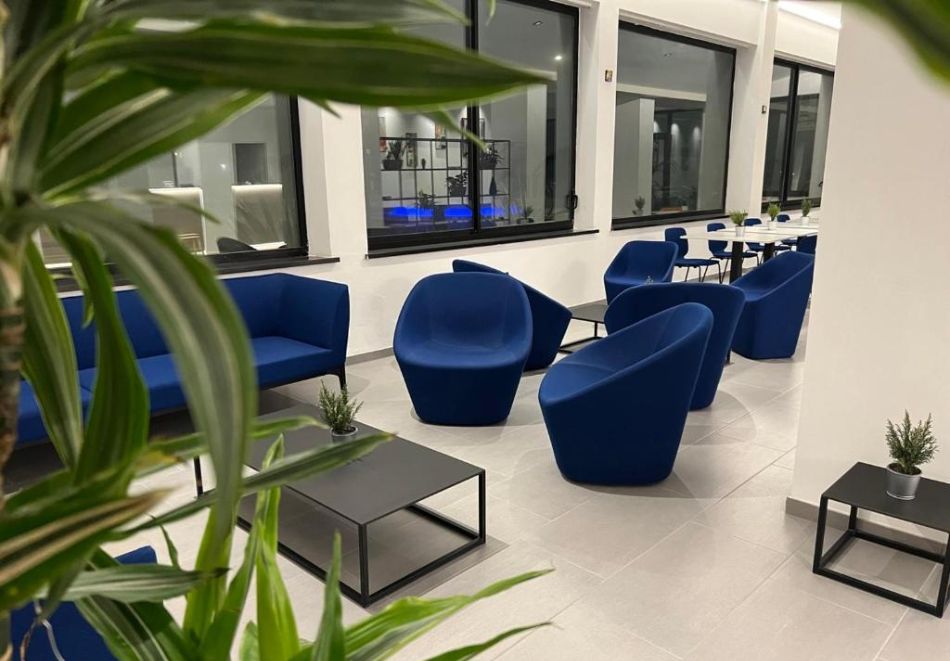 На първа линия в Римини, Италия: Полет от София + 7 нощувки със закуски и вечери на човек в хотел PALAZZO CAVEJA, снимка 7